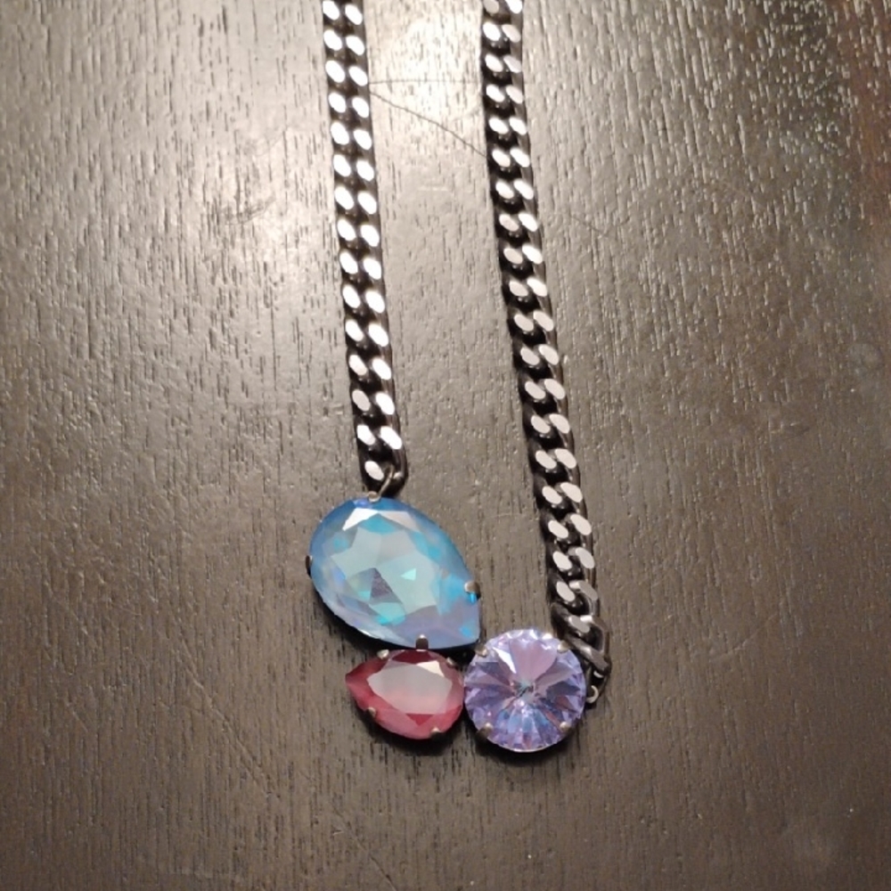 Sabika 3-Stone Necklace W19